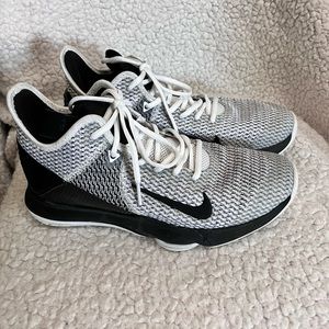 NIKE LEBRON WITNESS 4 MEN'S (used)